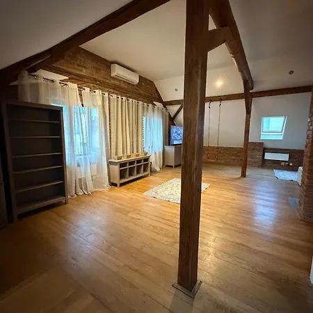 アパート Timber Loft